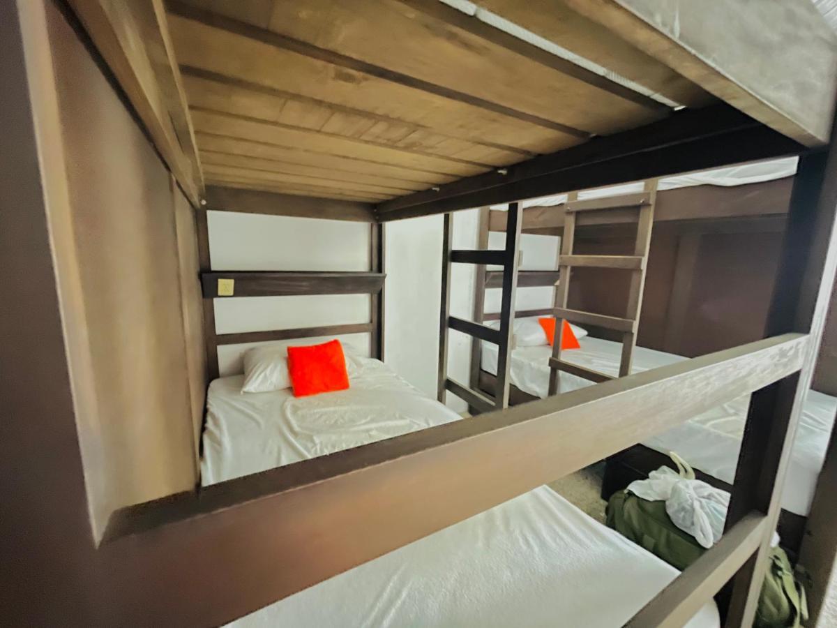 Hostal Muertos